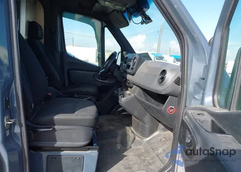 2019 Mercedes-Benz Sprinter 2500 Standard Roof V6 из США, поврежденный, VIN WD4PF0CD9KP034479